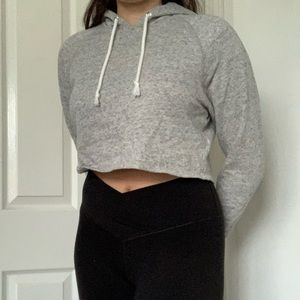 CROPPED GREY HOODIE